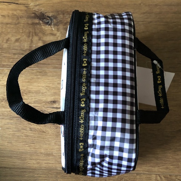 HELLO KITTY-NWT Cosmetics Bag - Picture 6 of 16